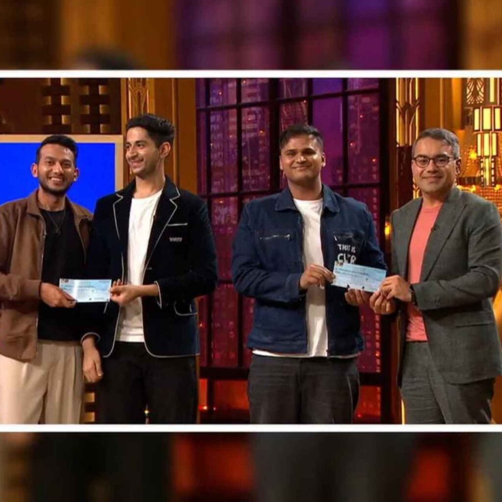 Culture Circle founders receiving cheques from Ritesh and Kunal